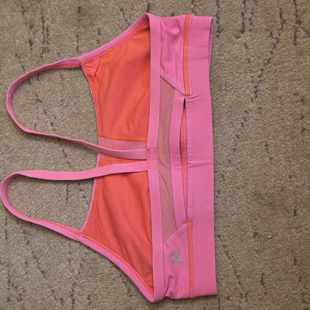 Lululemon Rise and Run Bra in the color Flash Light, Size 10, Preowned - Picture 5 of 14